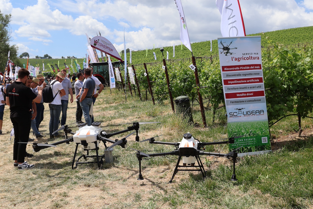 Droni agricoli ABZ commercializzati in Italia da Scaligera Drone Solutions in esposizione ad Enovitis 2024